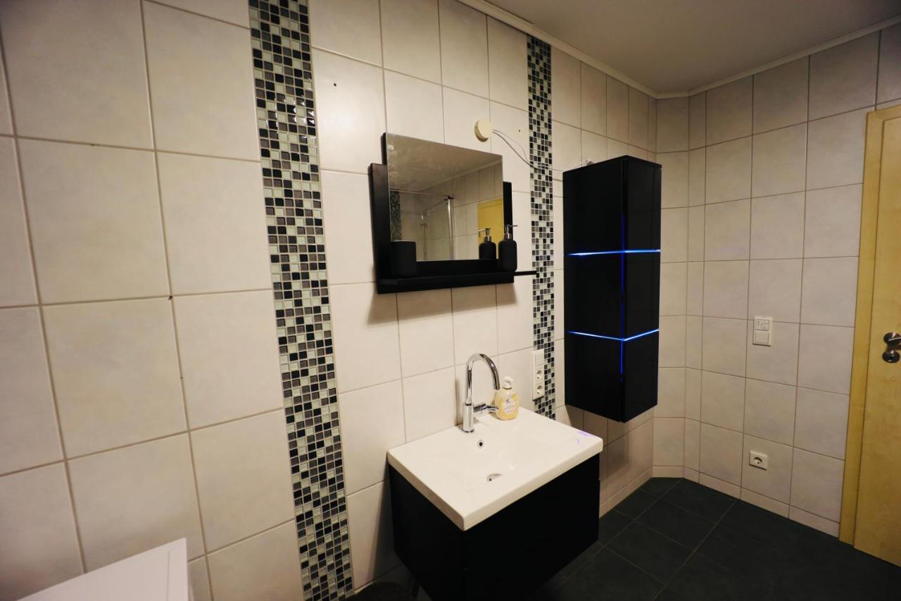 Generous Apartment I 7 Beds I 110 Sqm I Fast Internet Paderborn Ngoại thất bức ảnh